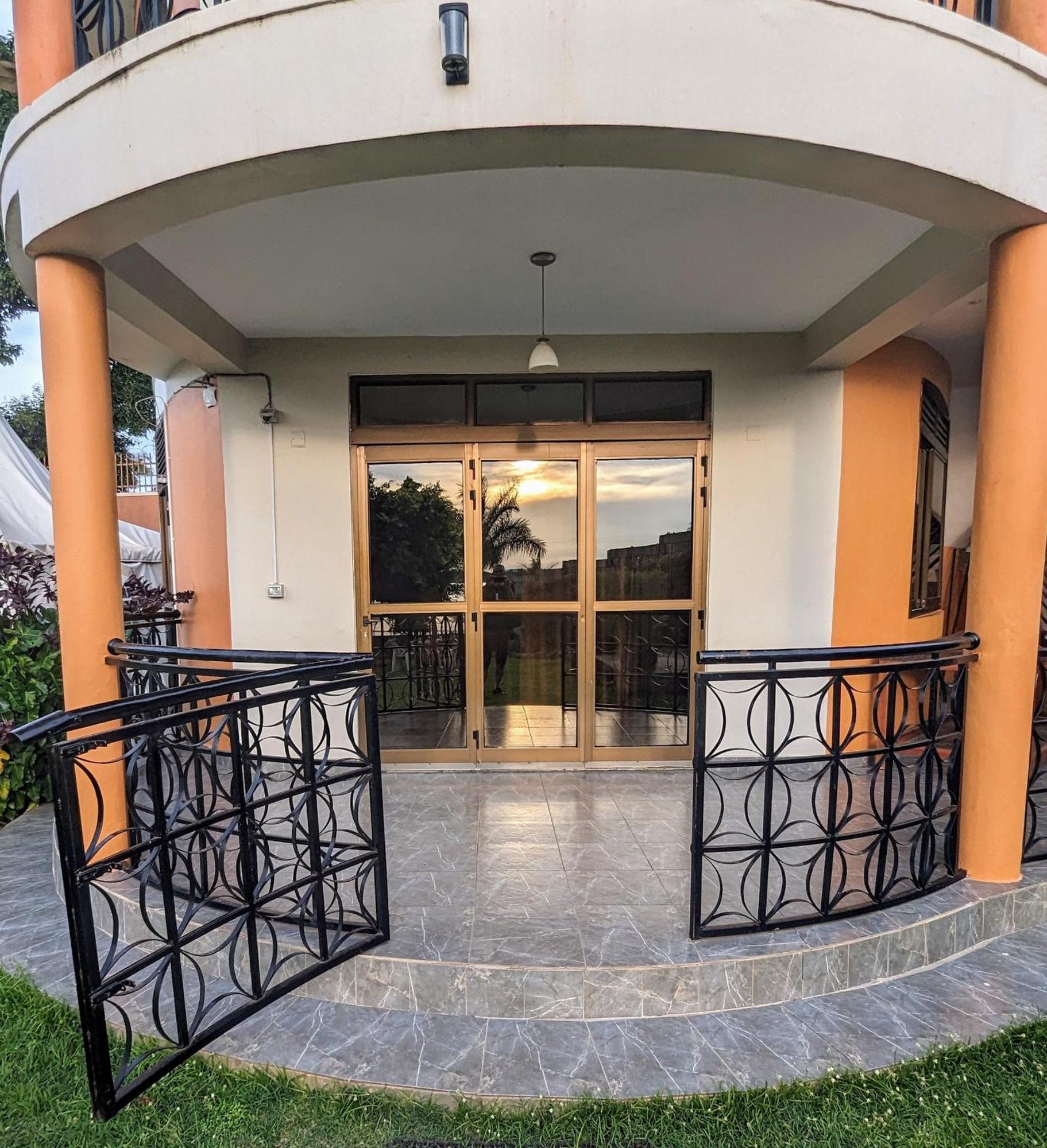 Oslo Gardens Bed&Breakfast Entebbe Exterior foto