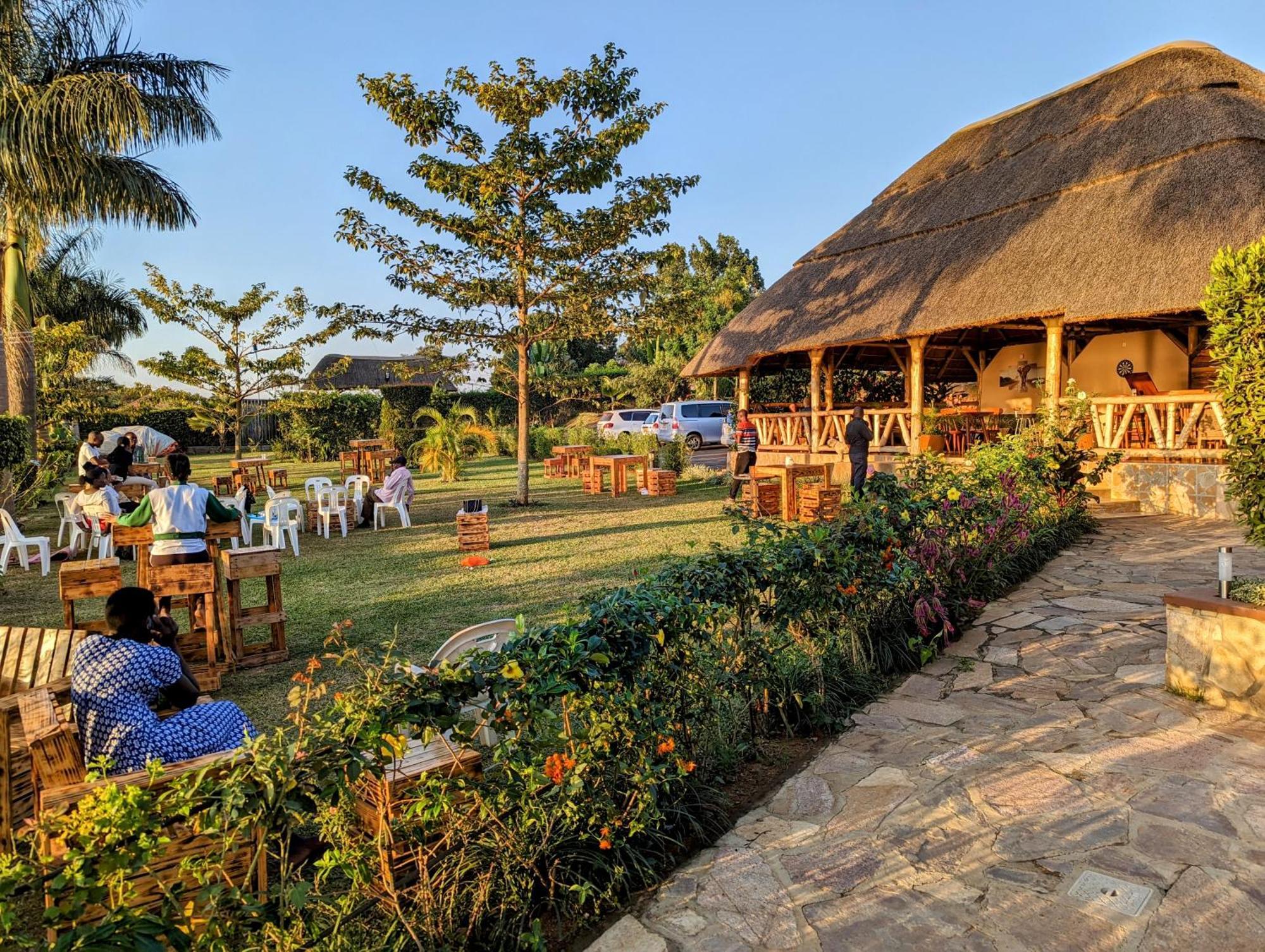 Oslo Gardens Bed&Breakfast Entebbe Exterior foto