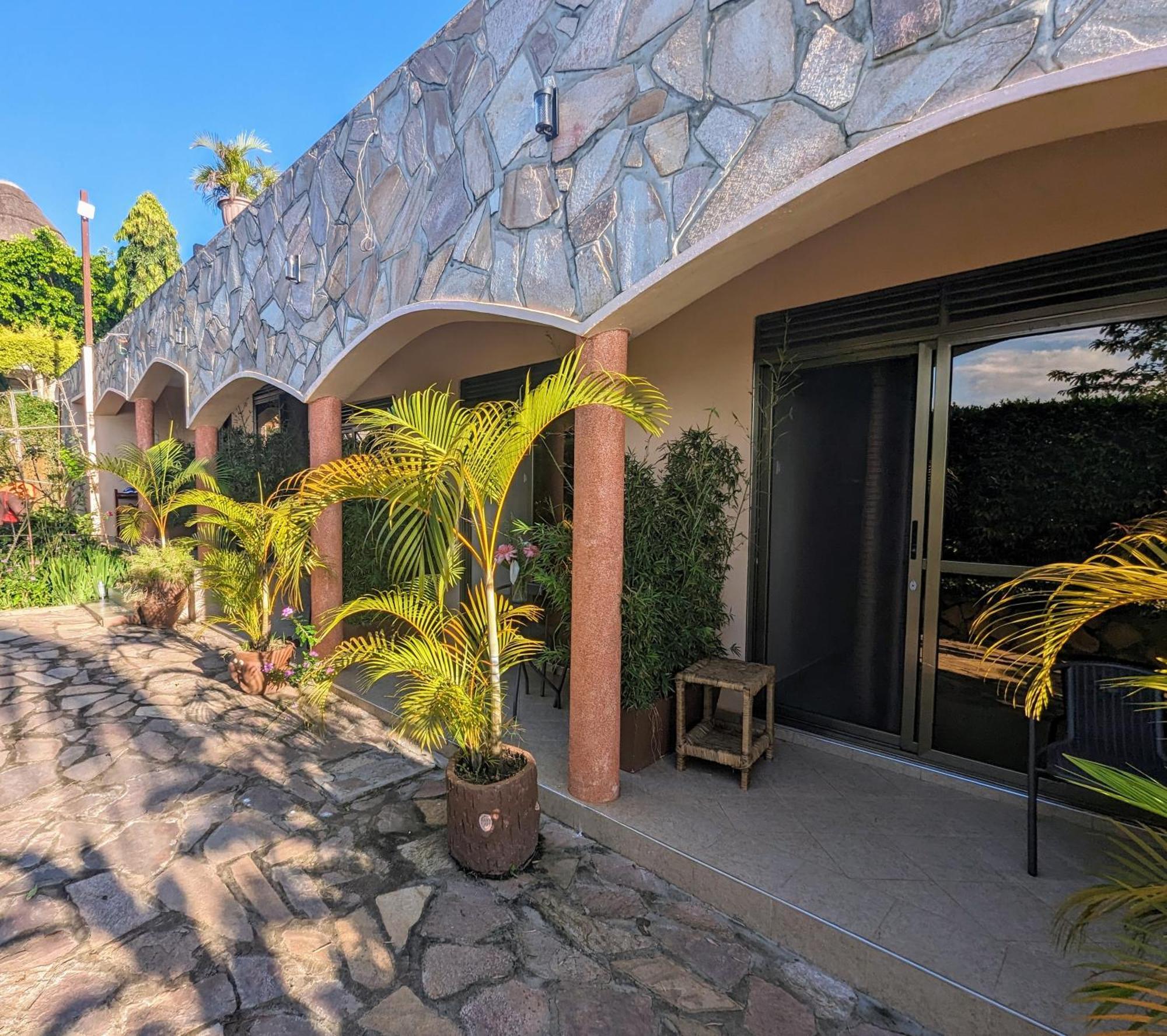 Oslo Gardens Bed&Breakfast Entebbe Exterior foto